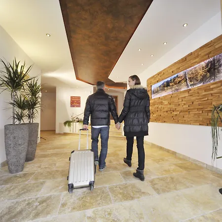 فندق Sonnschupfer سخلادميخ