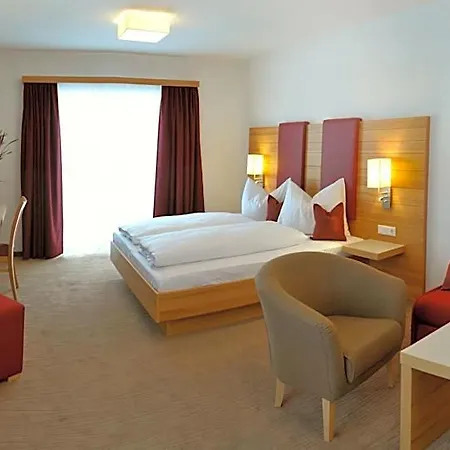 فندق Sonnschupfer 4*